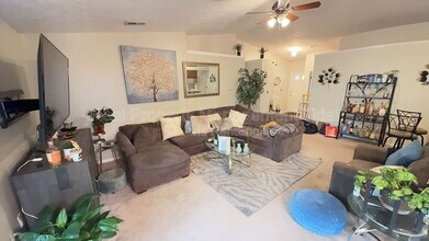 467 Springmont Ct in Newport News, VA - Building Photo - Building Photo