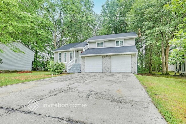 property at 3260 Redona Dr