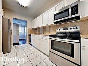 1315 NE 203rd St in Miami, FL - Building Photo - Building Photo