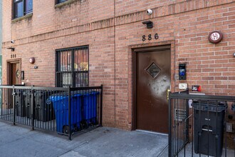 886-888 Myrtle Ave in Brooklyn, NY - Building Photo - Building Photo