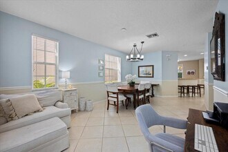 321 September St in Palm Beach Gardens, FL - Building Photo - Building Photo