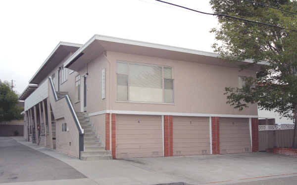 3218 Yosemite Ave in El Cerrito, CA - Foto de edificio - Building Photo