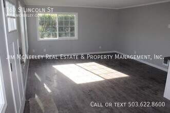 760 S Lincoln St in Seaside, OR - Building Photo - Building Photo