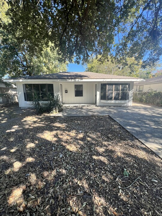 139 Mallard St in Lake Charles, LA - Building Photo