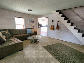 2385 M-28 in Marquette, MI - Building Photo