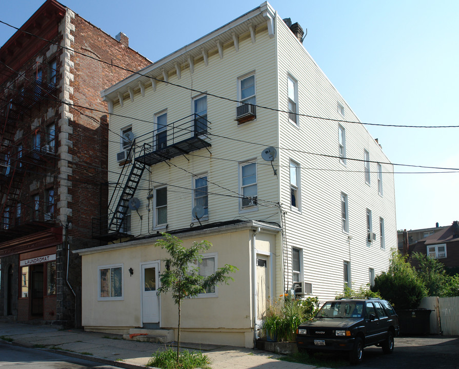 45 Clinton St in Tarrytown, NY - Building Photo