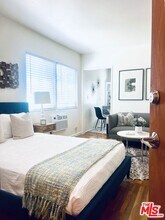 1876 Alexandria Ave in Los Angeles, CA - Building Photo - Building Photo