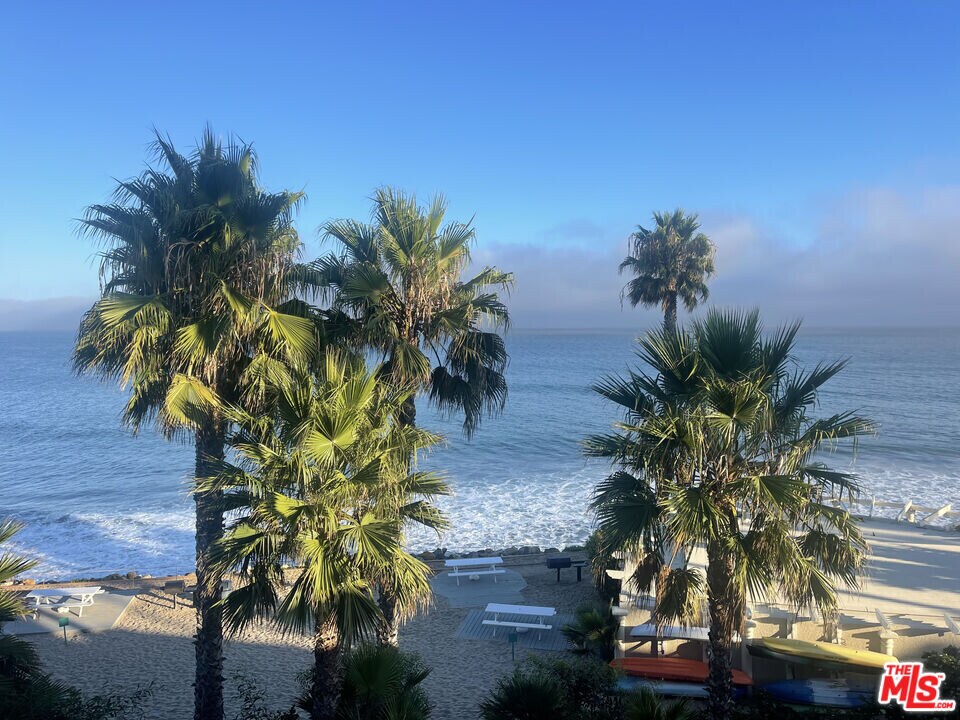 26666 Seagull Way in Malibu, CA - Building Photo