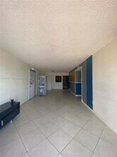 5100 SW 41st St in Hollywood, FL - Foto de edificio - Building Photo