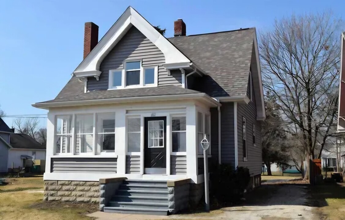 662 Jefferson St in Galesburg, IL - Building Photo