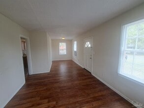 203 SE Syrcle Dr in Pensacola, FL - Building Photo - Building Photo