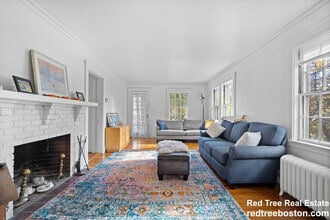 27 Oakwood Rd, Unit 2 in Auburndale, MA - Building Photo - Building Photo