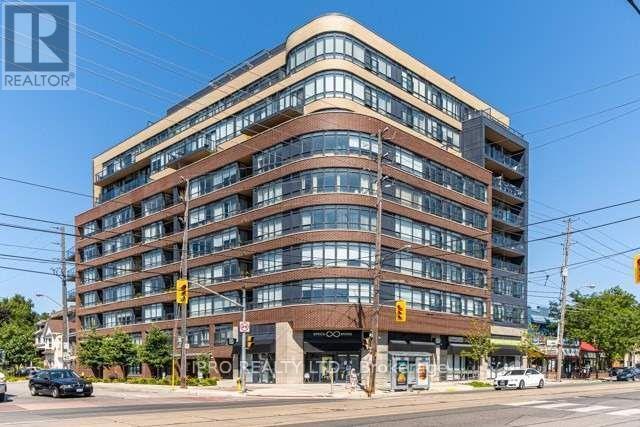 11-611 Superior Ave in Toronto, ON - Building Photo