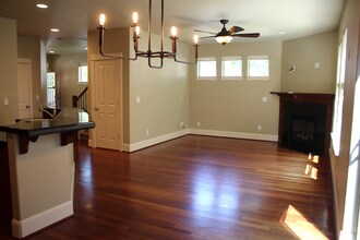 11310 NW Kimble Ct in Portland, OR - Building Photo - Building Photo