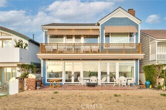 1514 E Oceanfront in Newport Beach, CA - Building Photo - Building Photo