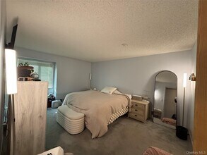 70 Chester Ln in Nanuet, NY - Building Photo - Building Photo