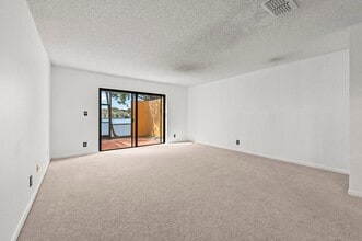 1464 NW 97th Terrace, Unit 285 in Pembroke Pines, FL - Building Photo - Building Photo