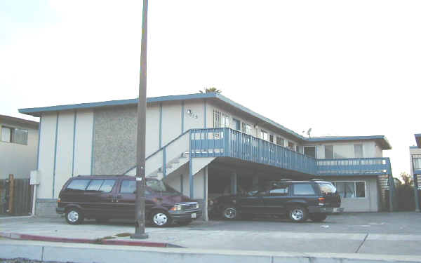 715 Chestnut St in Redwood City, CA - Building Photo - Building Photo