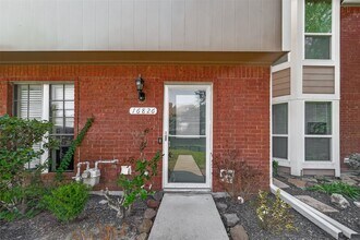 16826 Holly Trail Dr in Houston, TX - Building Photo - Building Photo