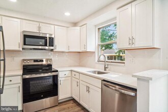 1316 Pear Tree Ct in Frederick, MD - Building Photo - Building Photo