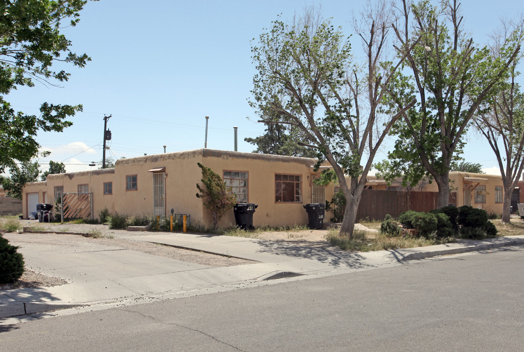 224-230 Grove St NE in Albuquerque, NM - Foto de edificio