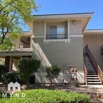 900 Domnus Ln in Las Vegas, NV - Building Photo