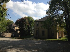 2807 Sherman Ave, Unit 1 in St. Joseph, MO - Foto de edificio - Building Photo