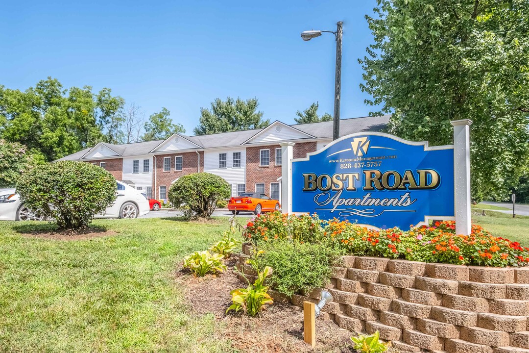 Bost Road Apartments in Morganton, NC - Foto de edificio