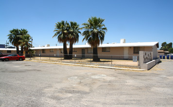 5040 E Bellevue St in Tucson, AZ - Foto de edificio - Building Photo