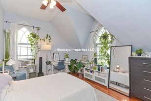 147 Hillside St, Unit A in Boston, MA - Building Photo - Building Photo