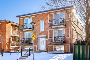 150 Léo-Pétrin St in Lachine, QC - Building Photo