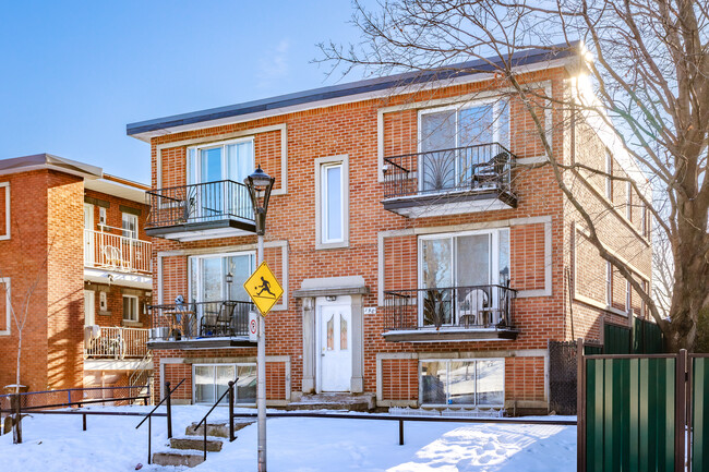 150 Léo-Pétrin St in Lachine, QC - Building Photo - Primary Photo