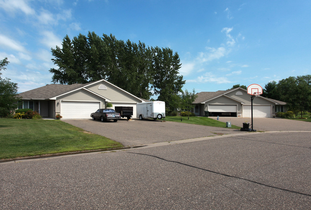 Colonial Apartments in New Richmond, WI - Building Photo