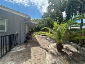 740 NE 37th St in Oakland Park, FL - Building Photo - Building Photo