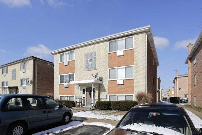 9230 Sally Ln in Schiller Park, IL - Building Photo - Building Photo