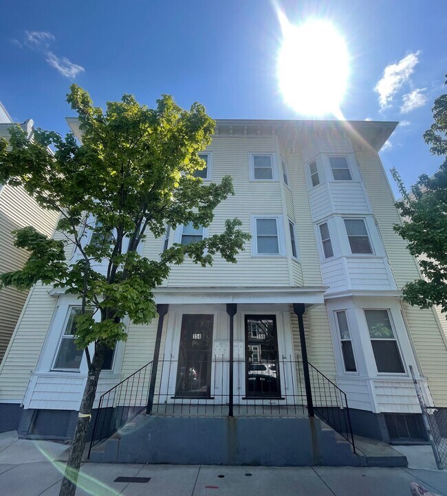 356 Somerville Ave, Unit 3 in Somerville, MA - Building Photo - Building Photo