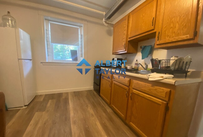 1581 Beacon St, Unit A