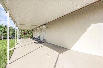 2199 Santiago Ave in Ft. Myers, FL - Building Photo - Building Photo