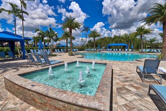 11956 Five Waters Cir in Ft. Myers, FL - Building Photo - Building Photo