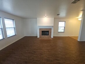 1613 Timber Glen Dr in Bedford, TX - Building Photo - Building Photo