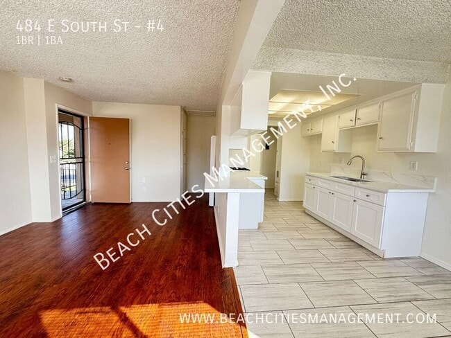 484 E South St in Long Beach, CA - Building Photo - Building Photo