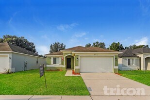 11813 Brenford Crest Dr in Riverview, FL - Building Photo