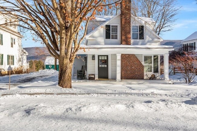 3436 Main St in Manchester, VT - Foto de edificio - Building Photo