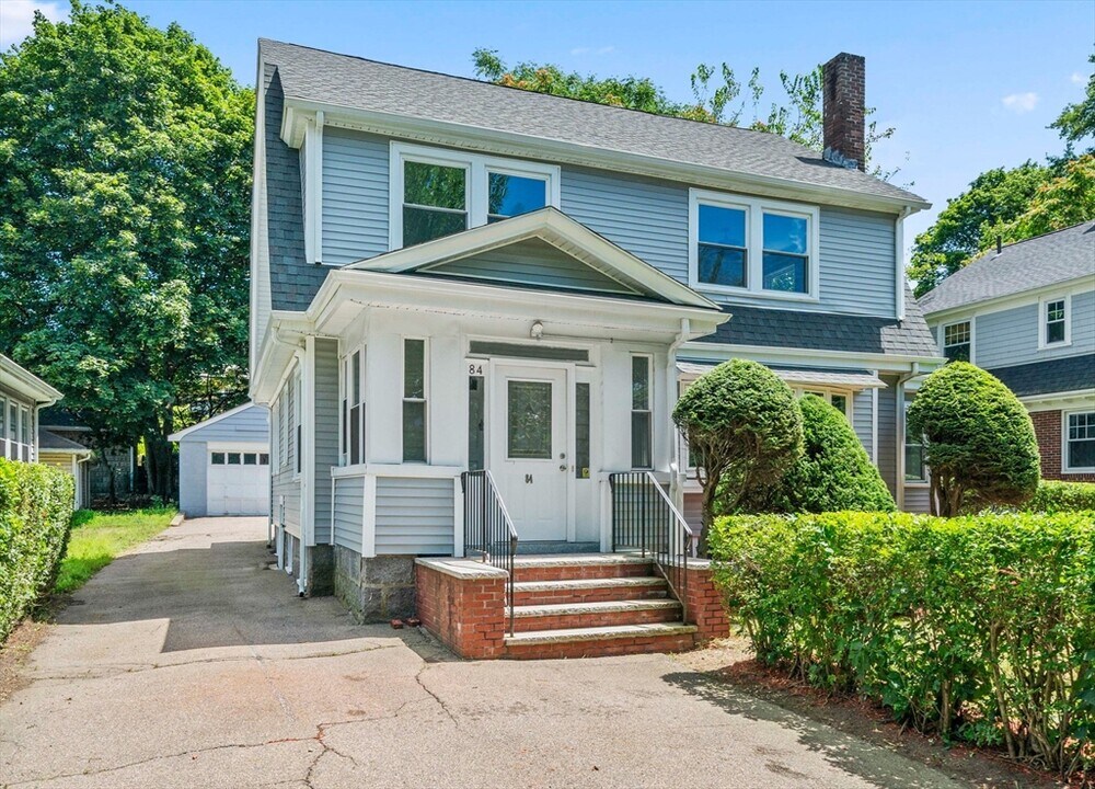84 Blue Hills Pkwy in Milton, MA - Building Photo
