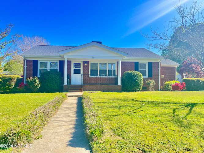 2619 Crockett Dr in Greenville, NC - Building Photo