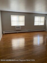 84 Manchester Ct in Freehold, NJ - Building Photo - Building Photo
