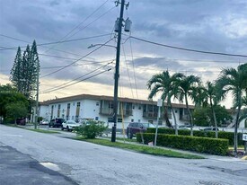 415 NE 2nd St in Hallandale Beach, FL - Building Photo