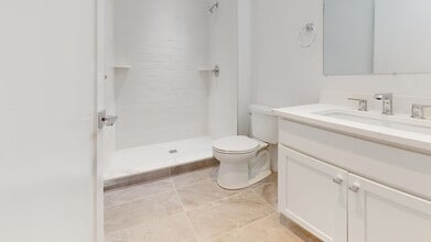 21 Regent Cir, Unit 3 in Brookline, MA - Foto de edificio - Building Photo