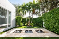 1377 Lake Shore Dr in Naples, FL - Building Photo - Building Photo