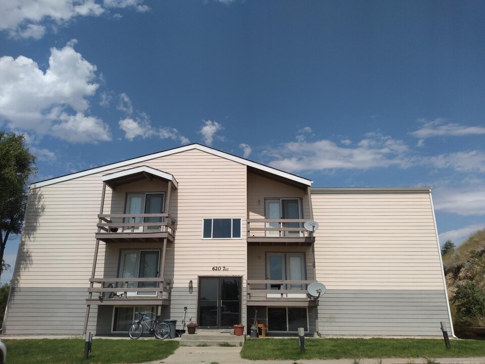 620 7th St in Havre, MT - Foto de edificio